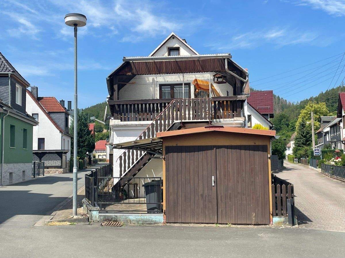 Immobilie in Sitzendorf - Wohnhaus mit Dachterrasse, Garage und Nebengebäude - Bild 1