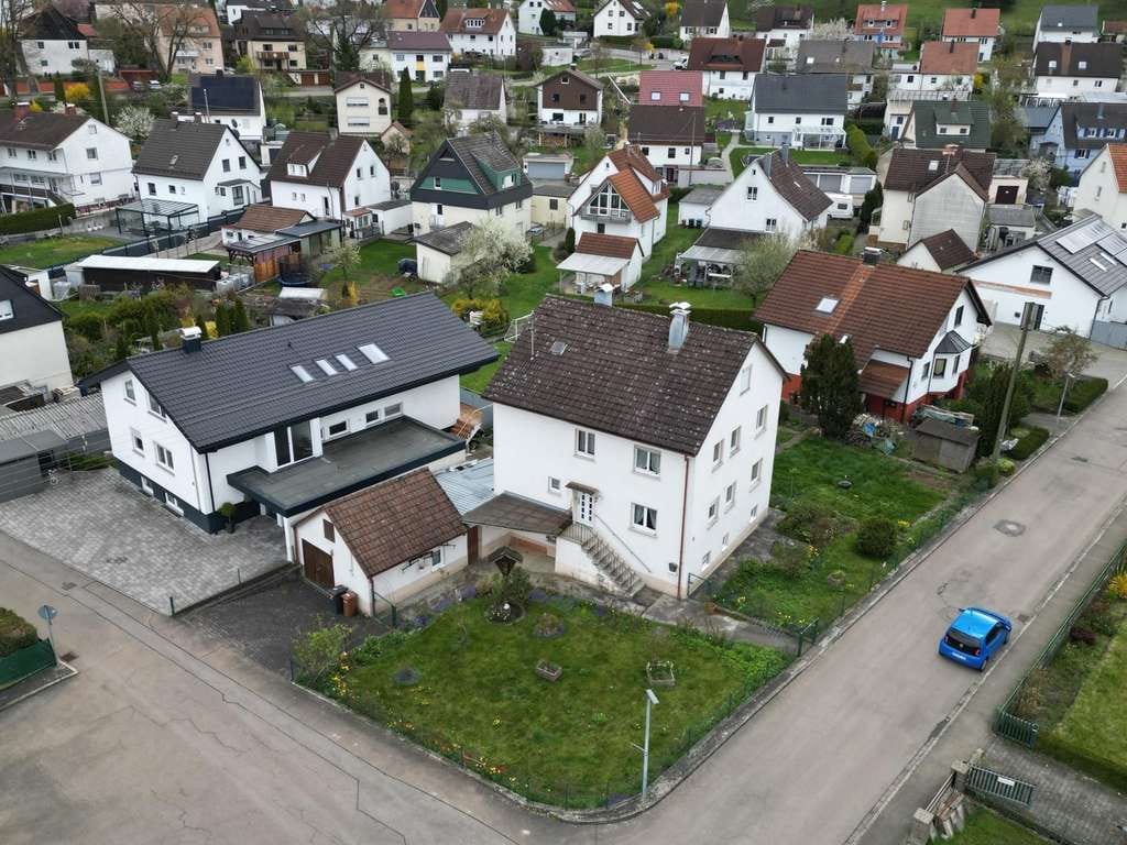 Immobilie in Herbrechtingen - Charmantes Zweifamilienhaus mit Garten, Ausbaupotenzial und vielseitigen Nutzungsmöglichkeiten - Bild 0
