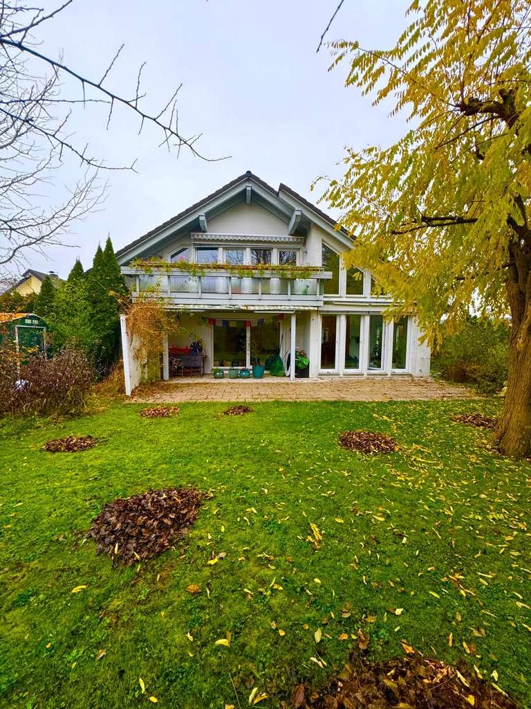 Immobilie in Flacht - Willkommen im Sonnenglanz! Lichtdurchflutetes Zuhause mit großzügigem Gartenparadies - Bild 0