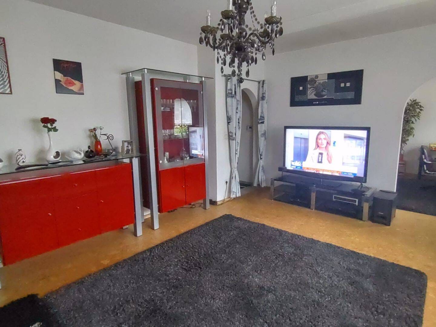 Immobilie in Garbsen - Attraktives Zweifamilienhaus mit zusätzlicher Wohneinheit im Anbau – vielseitig nutzbar! - Bild 1