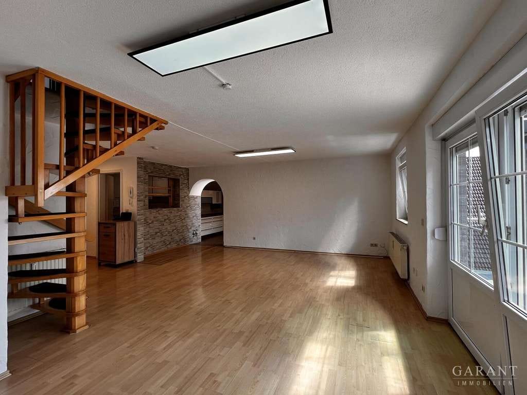 Immobilie in Haigerloch - 7 Zimmer-Wohnung auf zwei Etagen mit zwei Balkonen und zwei Stellplätzen - Bild 4