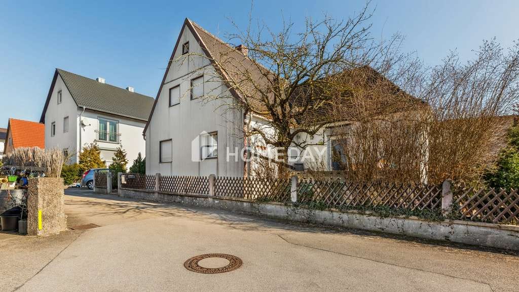 Immobilie in Windsbach - Sanierungsbedürftiges Einfamilienhaus mit viel Raum für Ihre Ideen - Bild 0