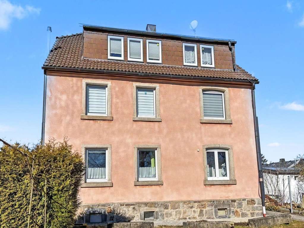 Immobilie in Weißenstadt - Gepflegtes 3-Fam.-Haus in beliebter Wohnlage mit schönem Garten in Weißenstadt - zeitnah bezugsfrei - Bild 0