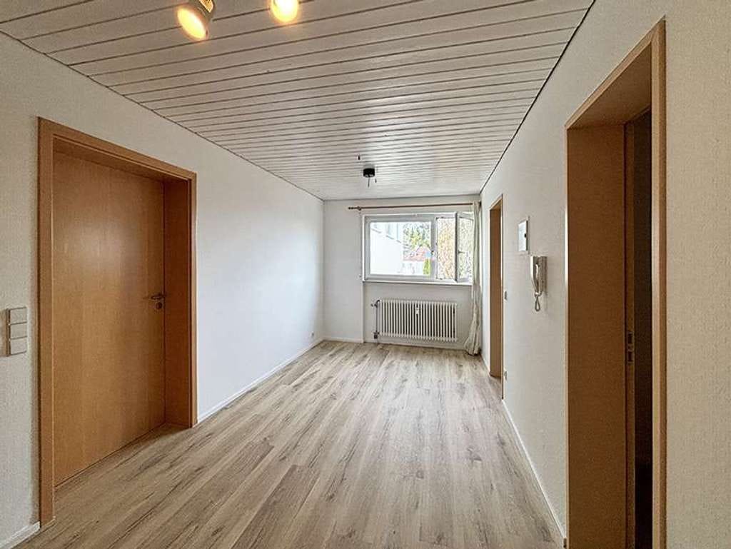 Immobilie in Walheim - WOHNEN MIT BLICK INS NECKARTAL – 4,5-Zimmerwohnung mit Garage – bezugsfrei - Bild 4