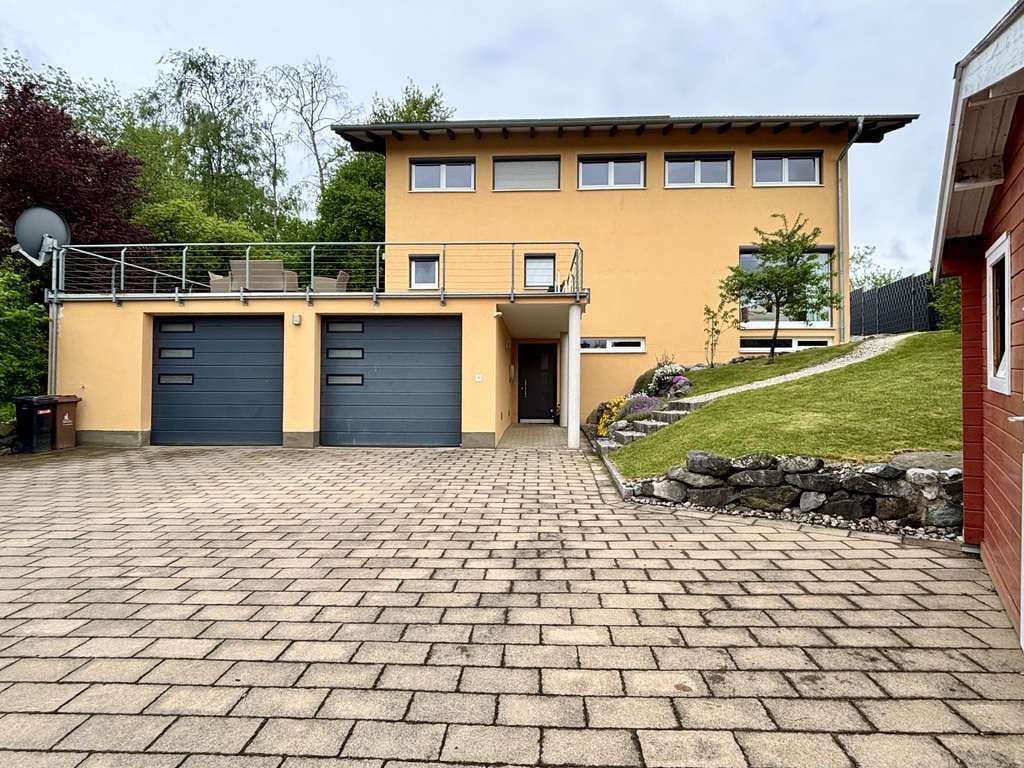 Immobilie in Osterzell - Traumhaftes Architektenhaus mit Vollausstattung und Blick ins Grüne - Bild 0