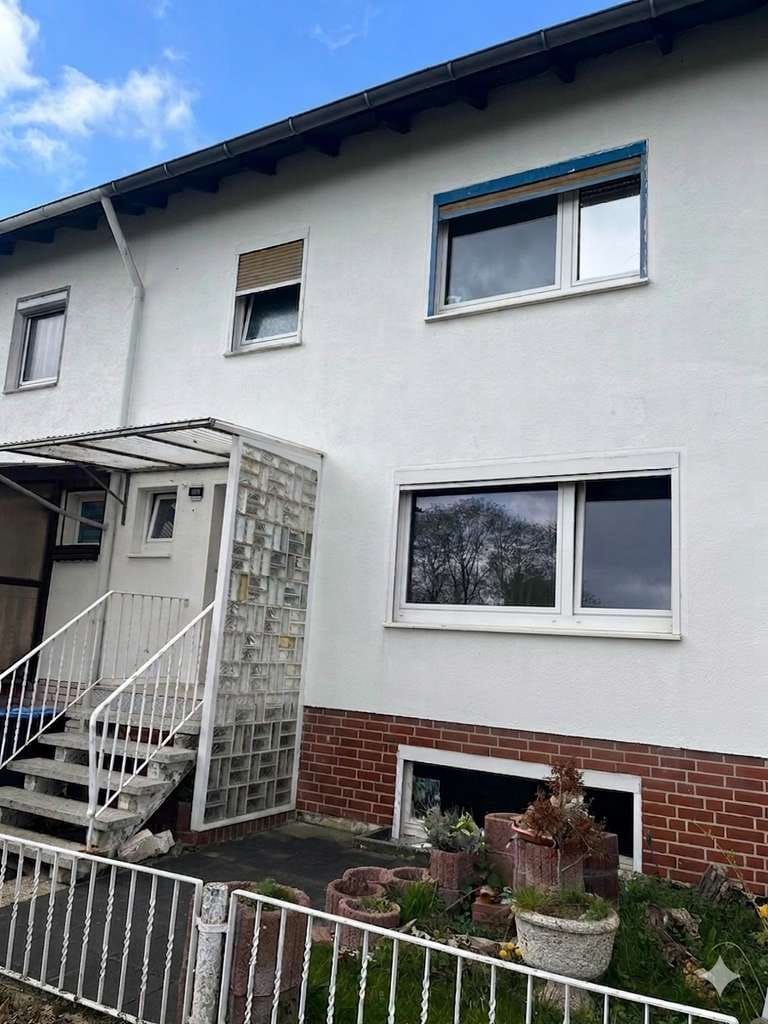 Immobilie in Sehnde - Handwerker-Günstig: 6-Zi-Haus mit Kamin, Garage & Keller! - Bild 1
