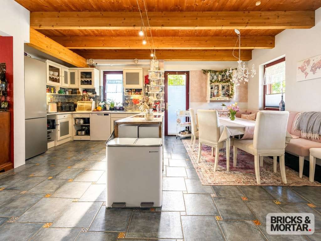 Immobilie in Nieste - Großes Einfamilienhaus 
mit traumhaften Garten - Bild 2