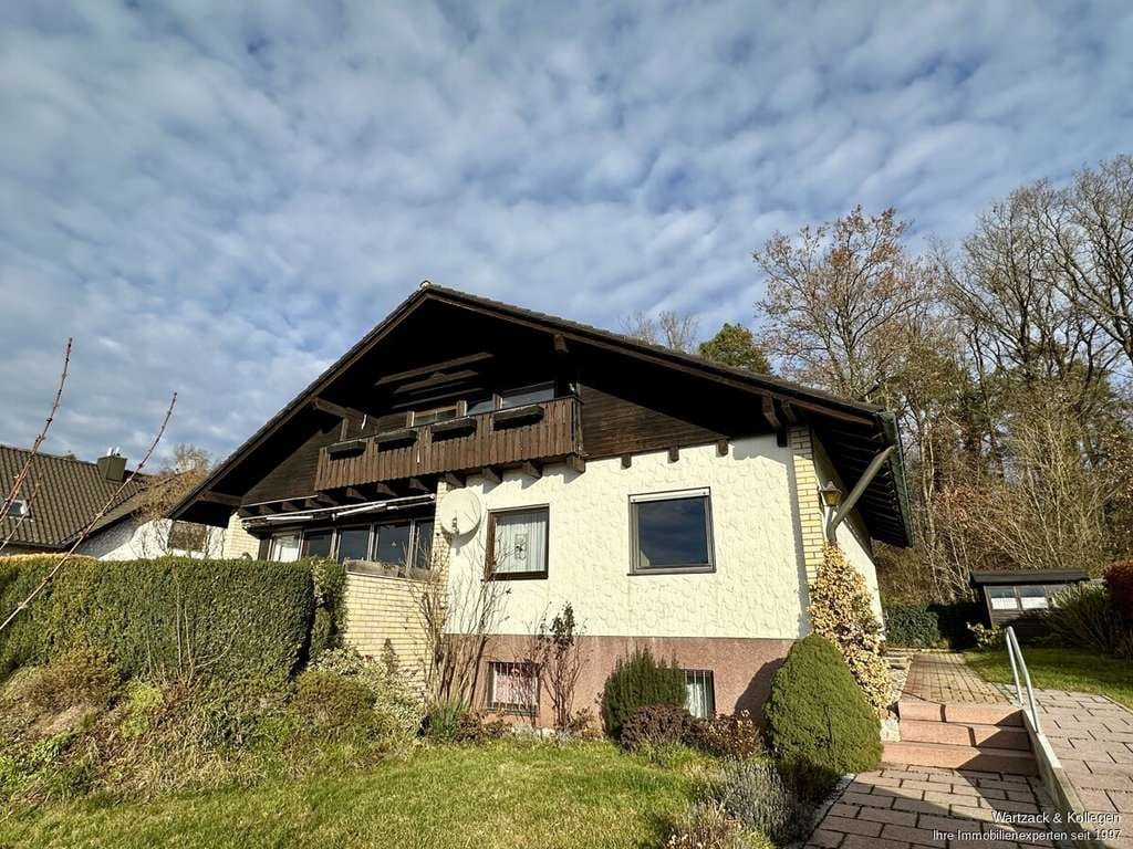 Immobilie in Ammerndorf - * Paradies mit Aussicht *
Einfamilienhaus 
mit Einliegerwohnung 
auf wunderschönem Grundstück - Bild 2