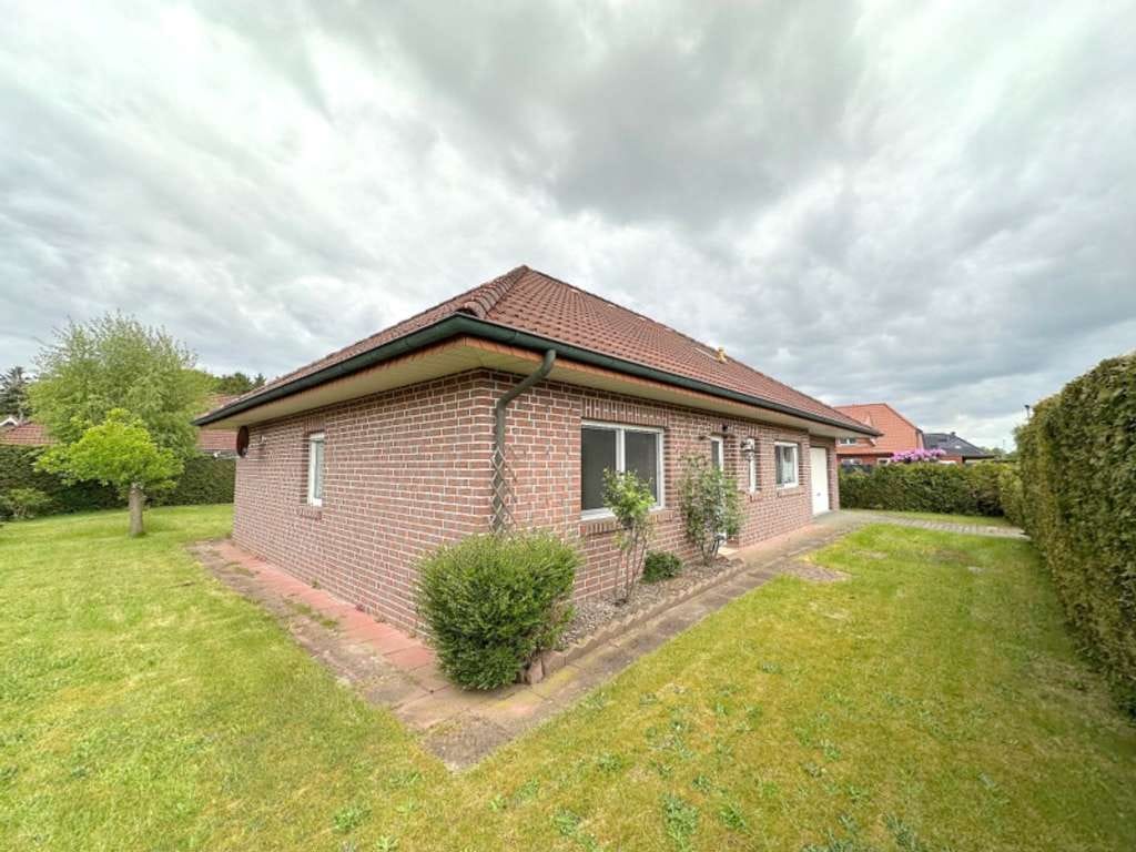 Immobilie in Heede - Ebenerdiger Bungalow mit integrierter Garage in Heede zu verkaufen - Bild 1