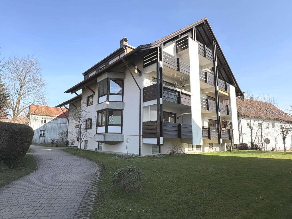 Immobilie in Leutkirch im Allgäu - Helle, vermietete 3-Zimmer-Wohnung mit zwei Balkonen in Leutkirch im Allgäu! - Bild 1