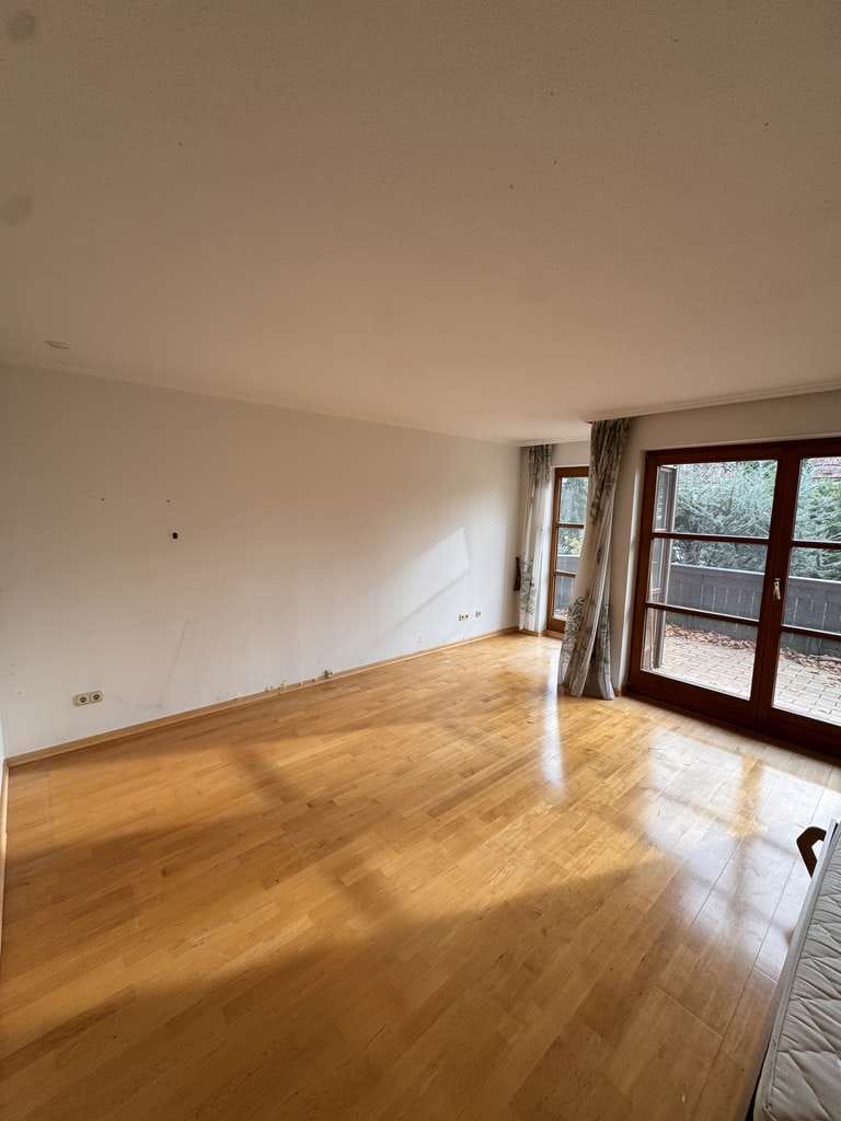 Immobilie in Pullach im Isartal - Helle 1-Zimmer Wohnung mit Balkon im 1. OG in Pullach direkt am Marktplatz  - Bild 0