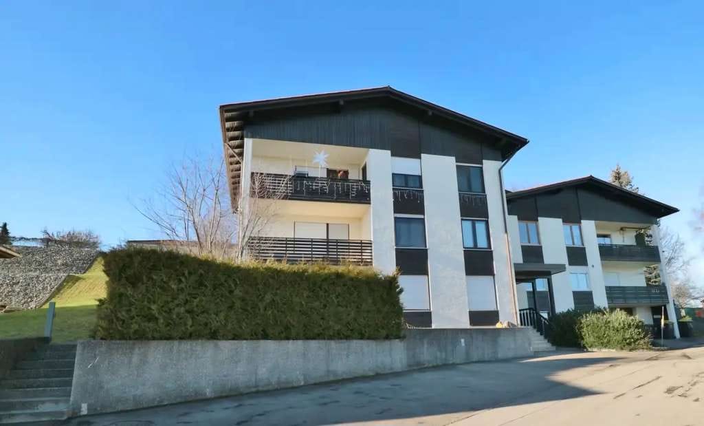 Immobilie in Legau - Exklusive, moderne 4-Zimmer Wohnung mit 2 Balkons in Legau - Bild 0