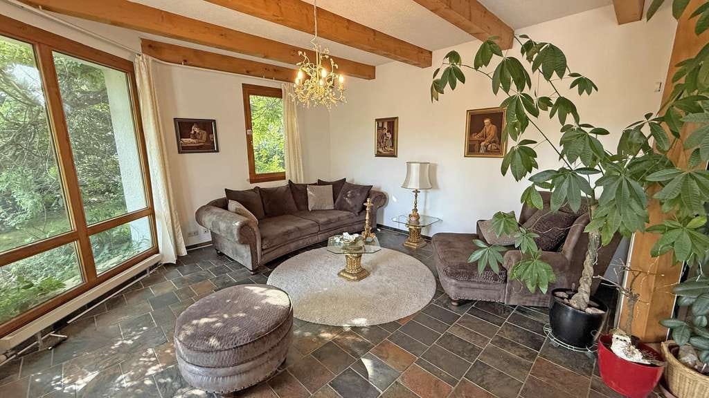 Immobilie in Häusern - Wohnen auf Top-Niveau! Ihr neues Zuhause mit viel Platz für Ihre Ideen! Energetisch saniert!  - Bild 4