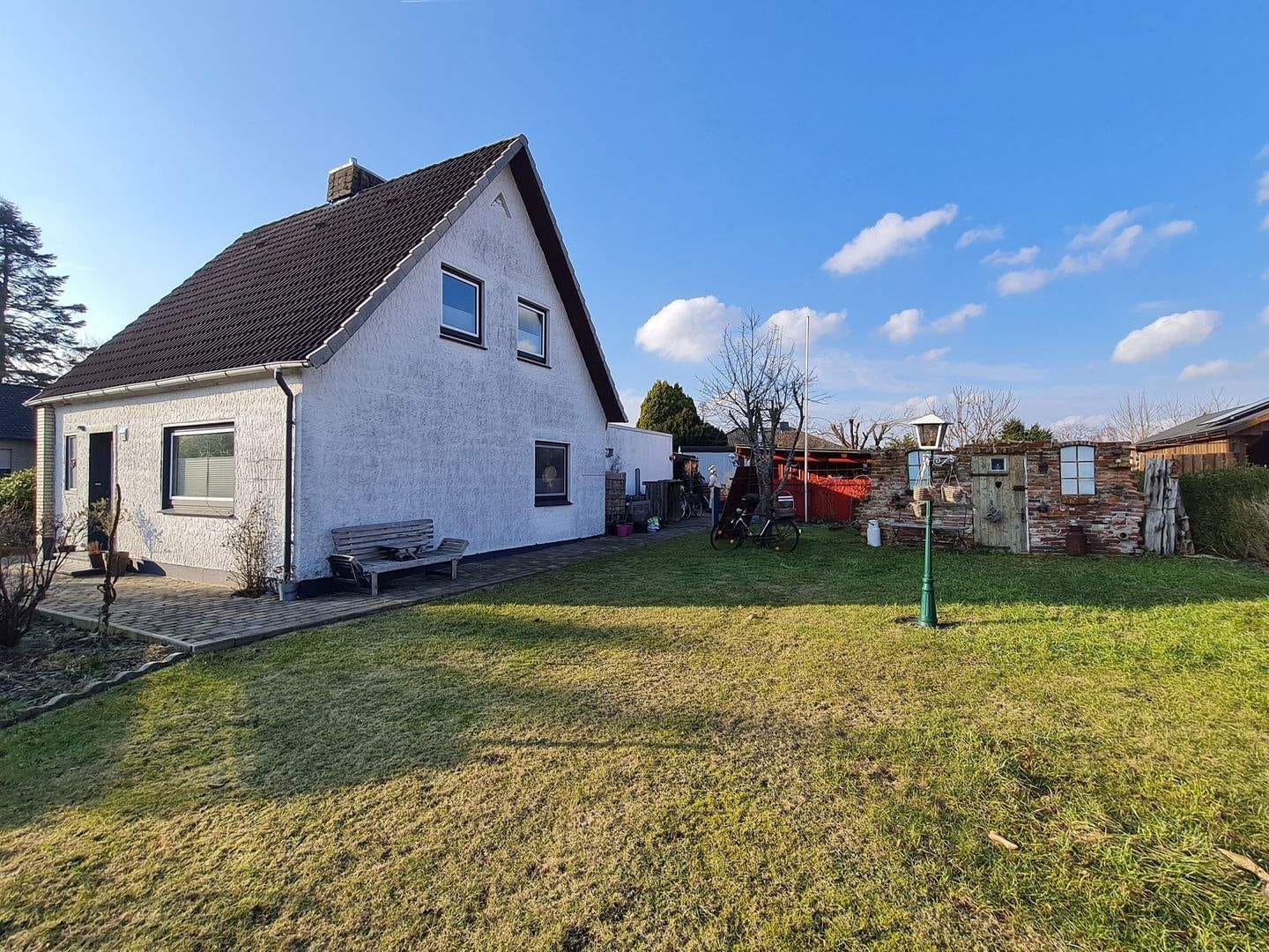 Immobilie in Hemmoor - Der Anfang ist gemacht…den Rest können Sie individuell renovieren - Bild 0