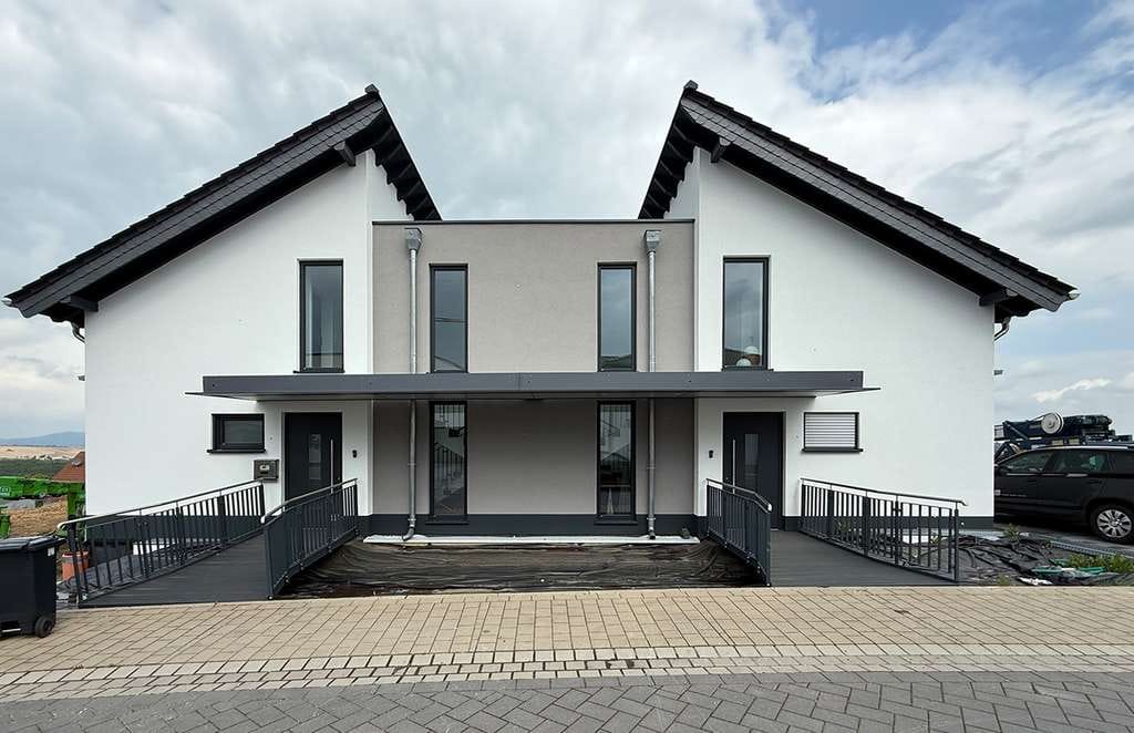 Immobilie in Ochtendung - Modernes Einfamilienwohnhaus mit 2 Wohneinheiten / Mehrgenerationenhaus - Bild 0