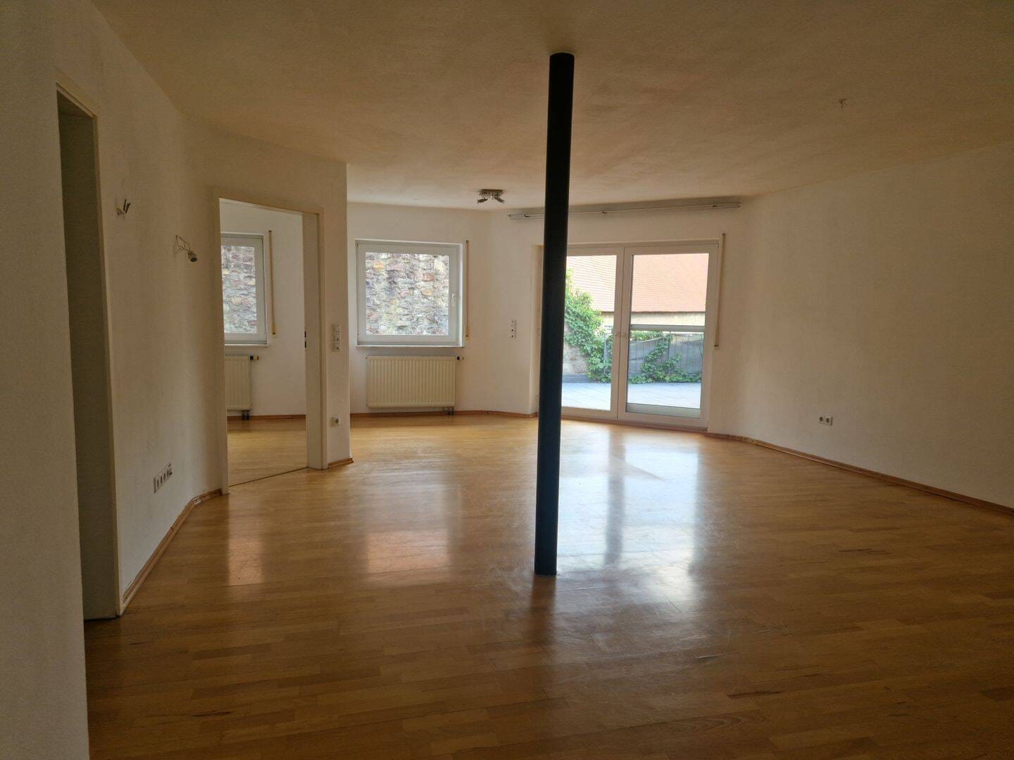 Immobilie in Lorsch - Im Herzen von Lorsch, mit traumhaftem Terrassenblick in den Klostergarten  - Bild 2