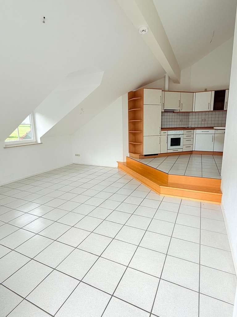 Immobilie in Affing - Lichtdurchflutete Dachgeschosswohnung mit Balkon in ruhiger Lage – Affing - Bild 4