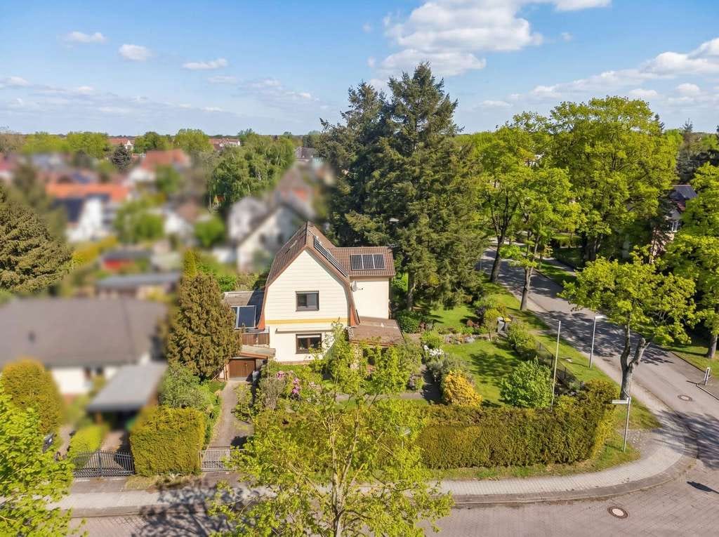 Immobilie in Brieselang - KENSINGTON - Exklusiv - Charmanter Altbau zentral in Brieselang-Süd mit Nebengelass zum Abriss - Bild 0