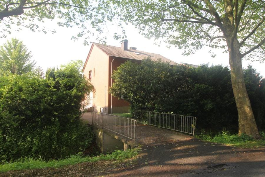 Immobilie in Werne - Attraktives Zweifamilienhaus in guter Lage von Werne zu verkaufen - Bild 0