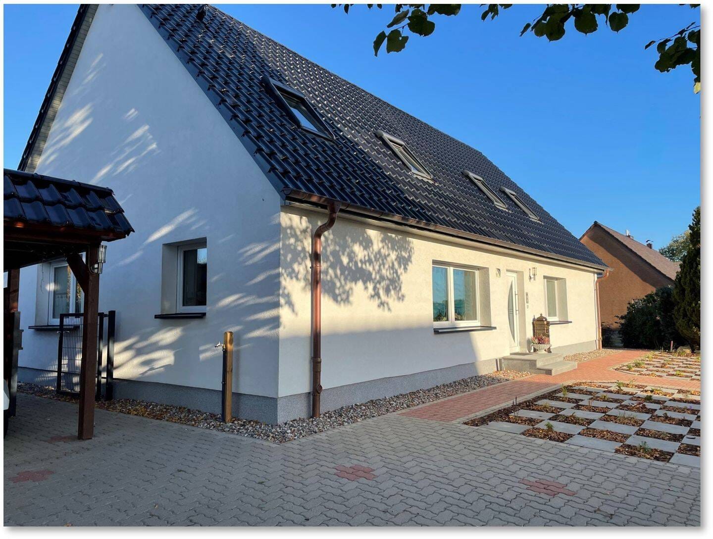 Immobilie in Lewitzrand - Top-saniertes Einfamilienhaus mit Effizienzklasse A+ inkl. PV-Anlage, Wärmepumpe & Glasfaser - Bild 0