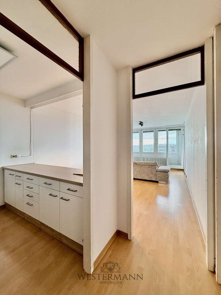 Immobilie in Sindelfingen - Helles 2-Zimmer-Apartment im 21.OG mit Panoramablick ! - Bild 2