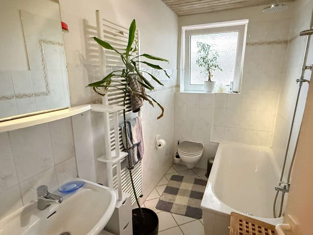 Immobilie in Tornesch - Vermietete 2,5 Zimmer-Wohnung mit Loggia und Garage - Bild 4