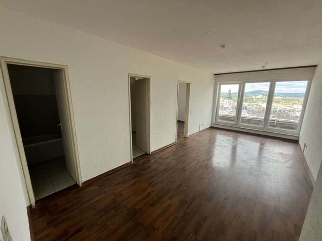 Immobilie in Gießen - Innenstadtlage in Gießen: 2,5-Zimmer-Wohnung mit Balkon und Panoramablick - Bild 0
