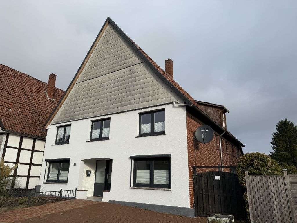 Immobilie in Barntrup - geräumiges Wohnhaus mit Potential - Bild 1