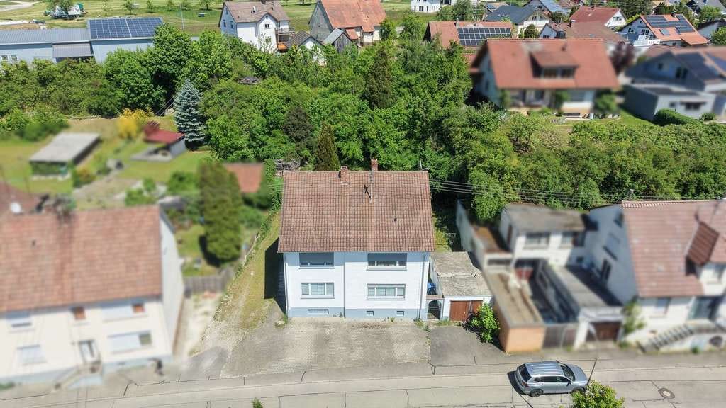 Immobilie in Scheer - Großzügiges Zweifamilienhaus mit parkähnlichem Grundstück & Bauplatz - Bild 2