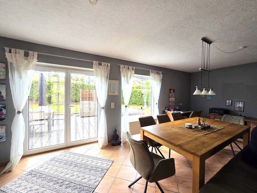 Immobilie in Waibstadt - Familienfreundliches Einfamilienhaus mit Einliegerwohnung auf Erbpachtgrundstück - Bild 2