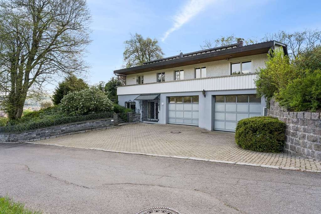 Immobilie in Steinen - Einfamilienwohnhaus mit Schwimmbad - Bild 2