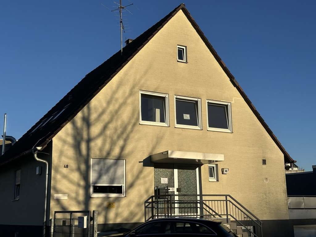Immobilie in Dettingen unter Teck - Zweifamilienhaus mit Einliegerwohnung für Kapitalanleger oder Eigennutzung - Bild 0