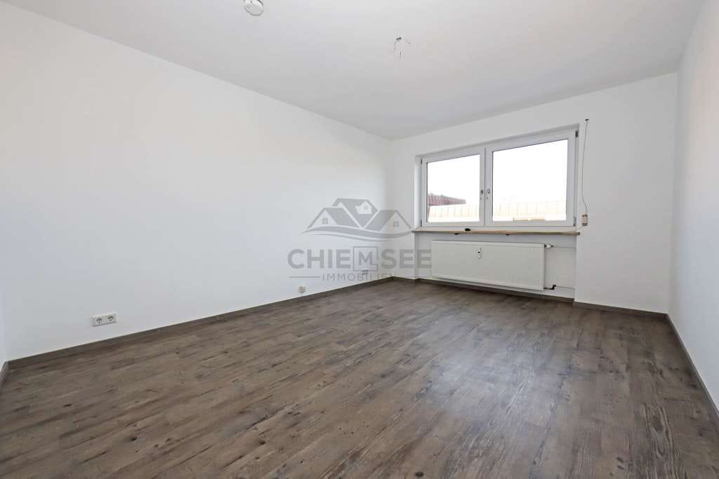 Immobilie in Traunstein - Helle 3-Zimmer Wohnung mit Balkon in ruhiger, zentraler Lage von Traunstein - Bild 4