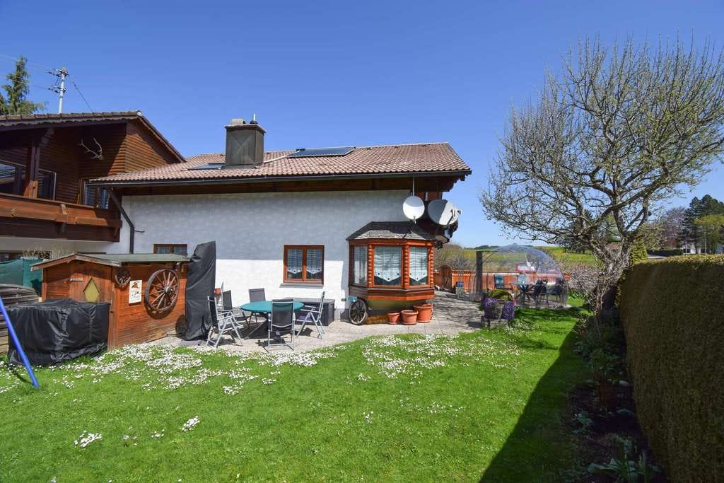 Immobilie in Nesselwang - Vielseitiges Mehrfamilienhaus mit drei Wohneinheiten – ideal für Eigennutzer oder Kapitalanleger - Bild 2