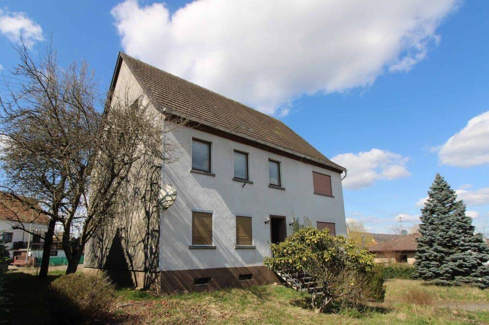Immobilie in Hoppstädten-Weiersbach - NR. 1790: freistehendes Ein- bis Zweifamilienhaus mit zusätzlichem Grundstück gegenüber - Bild 1