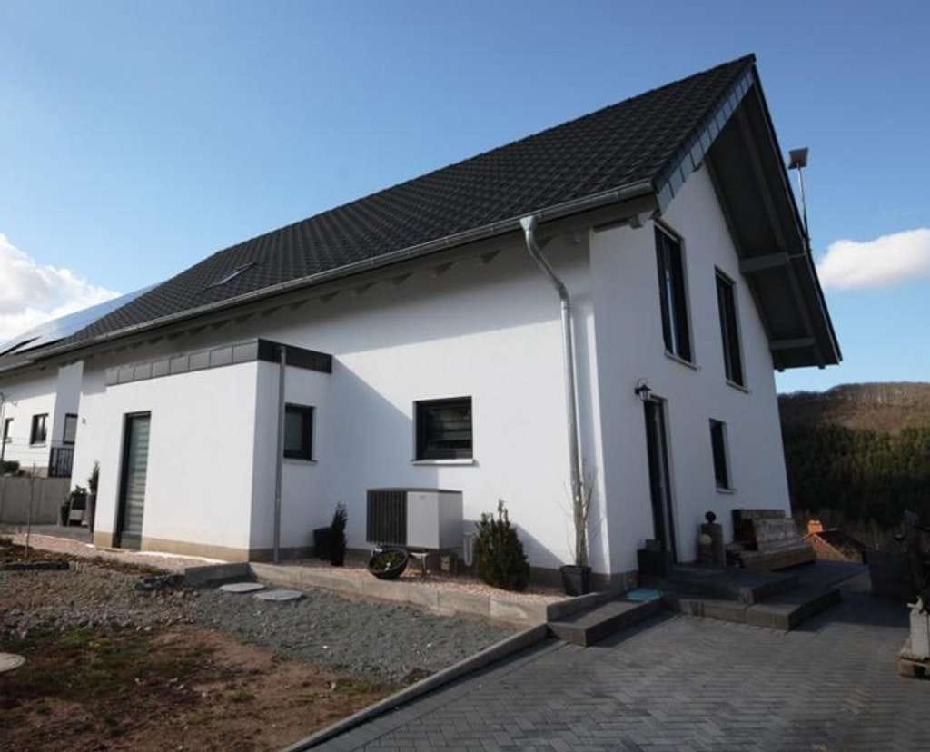 Immobilie in Offenbach-Hundheim - Modernes Einfamilienhaus mit hochwertiger Ausstattung - Bild 0