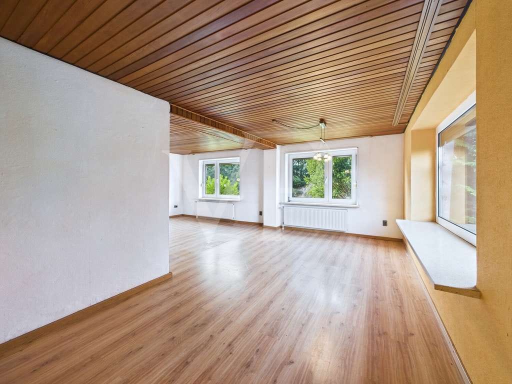 Immobilie in Osteel - Ihr Projekt mit Potenzial: Familienhaus, Garage & Werkstatt bieten viel Raum zur Entfaltung - Bild 1