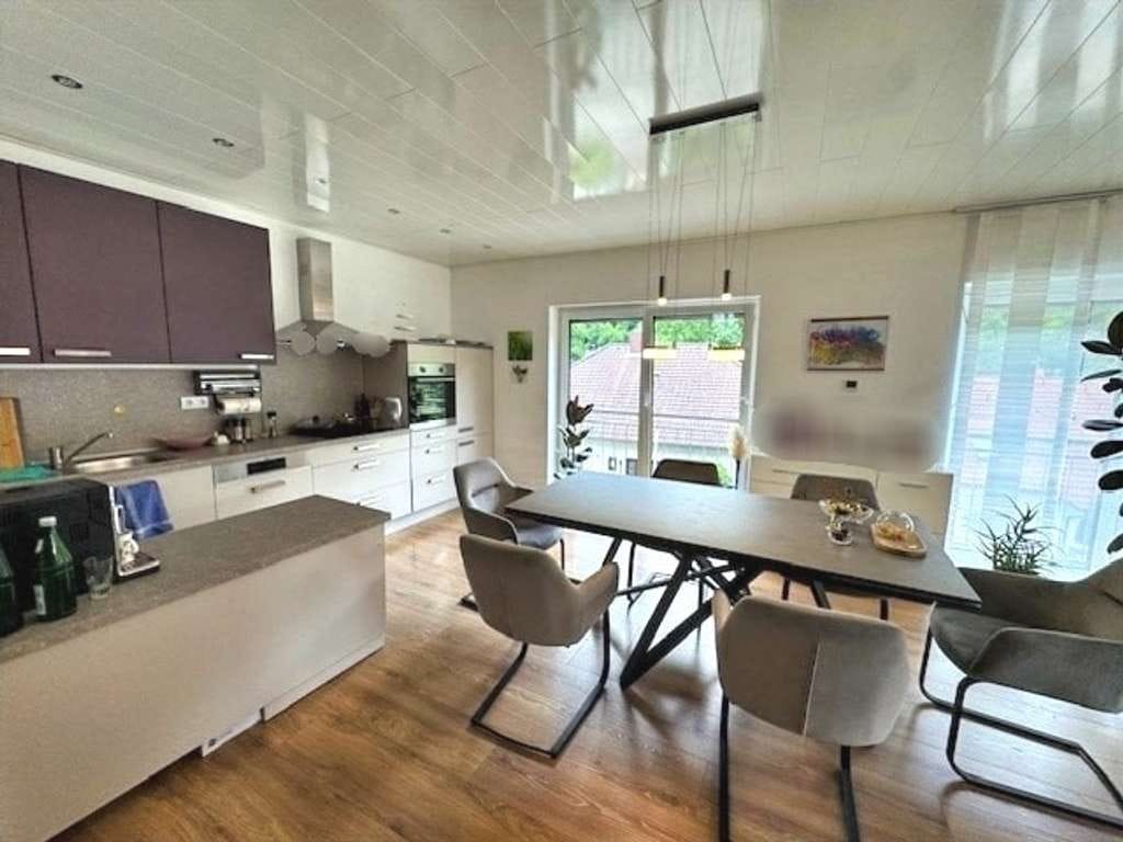 Immobilie in Bad Breisig - Stilvolle Maisonette-Eigentumswohnung mit Garten und Kamin in ruhiger Lage - Bild 2