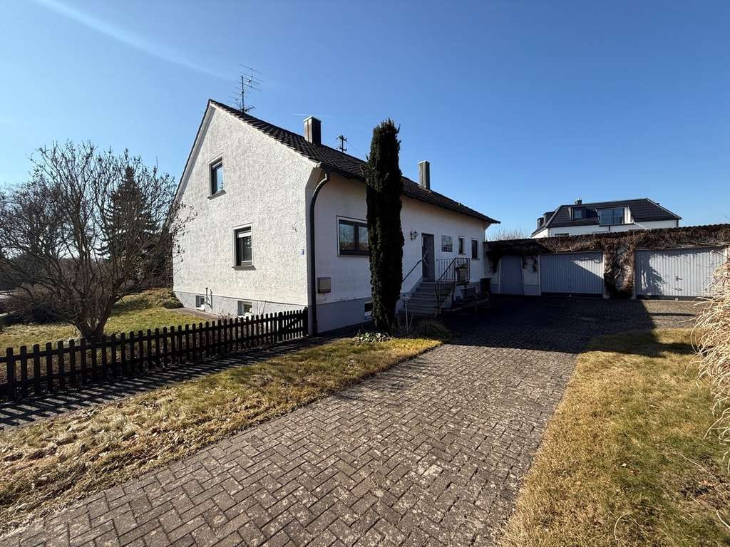Immobilie in Illertissen - *** 1-2 Familienhaus auf herrlichem Grundstück *** - Bild 1