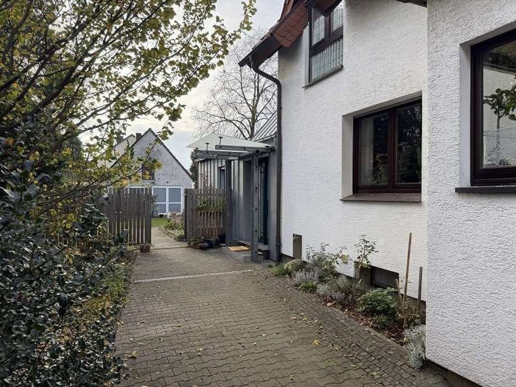 Immobilie in Hövelhof - Mehrfamilienhaus auf großem Grundstück in zentraler Lage von Hövelhof - Bild 3