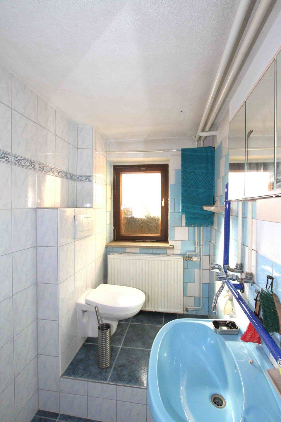 Immobilie in Heldburg - Gepflegtes Einfamilienhaus in traumhafter Lage mit Nebengebäude und Garten - Bild 4