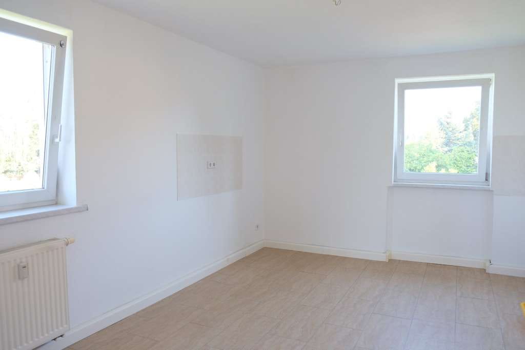 Immobilie in Markranstädt - * OT Kulkwitz * große Wohnküche * Laminat * Bad mit Wanne und Fenster * Stellplatz * - Bild 2