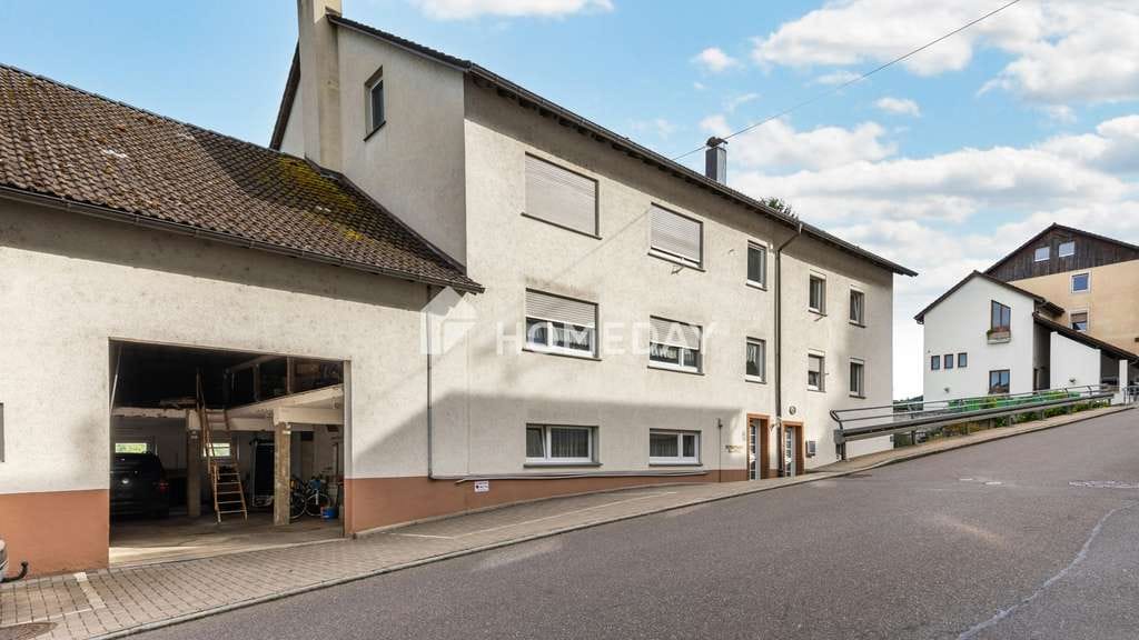 Immobilie in Stühlingen - Eigenheim mit Panoramablick und Extra-Einkommen: Großzügiges Haus mit vermietbarer Einheiten - Bild 1