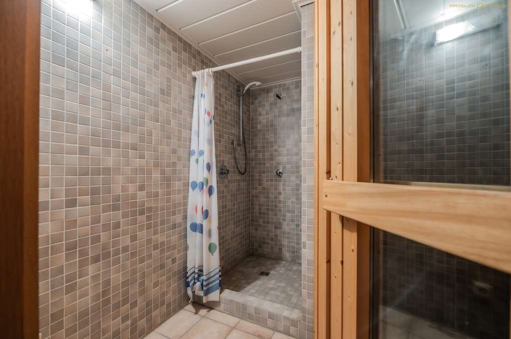 Immobilie in Kanzach - Mehrfamilienhaus mit 4 Wohneinheiten, großem Garten, Doppelgarage und Werkstatt in Kanzach - Bild 3