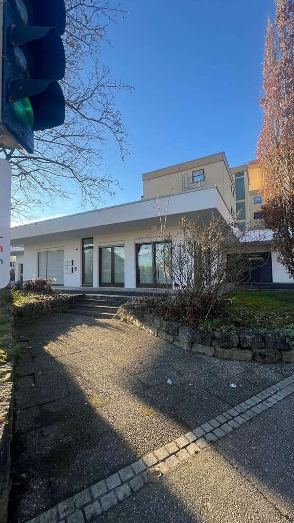 Immobilie in Ditzingen - Spezialimmobilie / Gewerbeeinheit mit wohnähnliche Nutzung - Bild 0