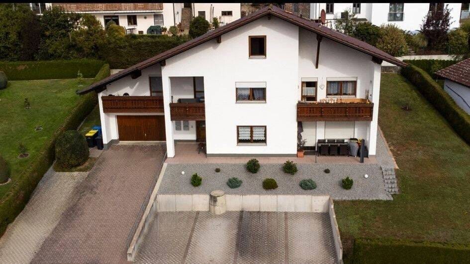 Immobilie in Marklkofen - Attraktives Mehrfamilienhaus mit 4 Wohneinheiten - zur Selbstnutzung oder als solide Kapitalanlage - Bild 1