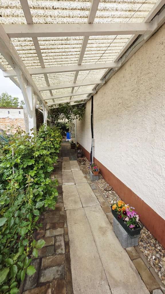 Immobilie in Südliches Anhalt - Einfamilienhaus im Grünen - sanierungsbedürftig, aber lohnenswert - Bild 2