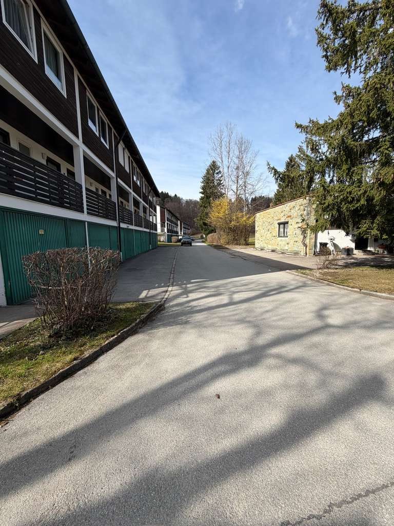 Immobilie in Gmund - Seenahe Wohnung mit Südbalkon und Einzelgarage  - Bild 0