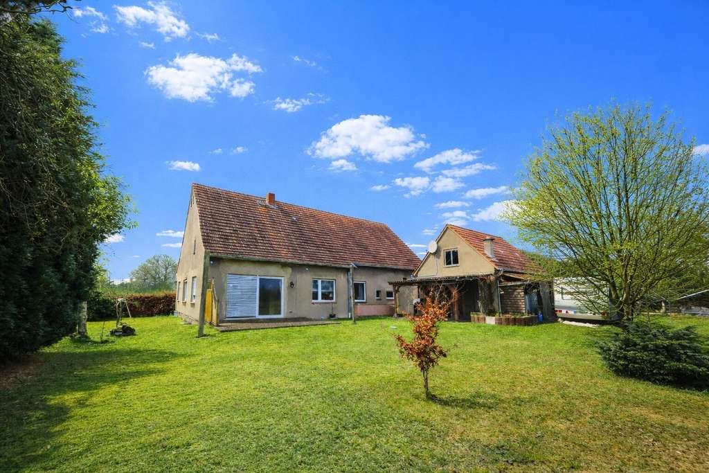 Immobilie in Kirchlengern - Modernisiertes Wohnhaus mit Ausbaupotenzial  - Bild 1