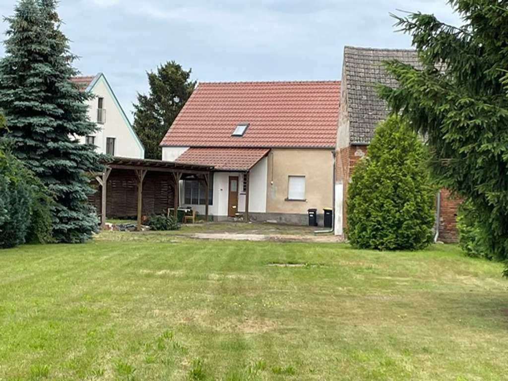 Immobilie in Wenzlow - Altes, modernisierungsbedürftiges Bauernhaus mit viel Nebengelass auf großem Grundstück! - Bild 0